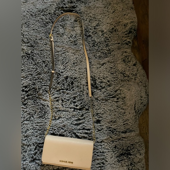 Michael Kors purse - Picture 1 of 3